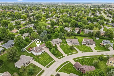 2310 Knollway Drive Marshalltown IA 50158