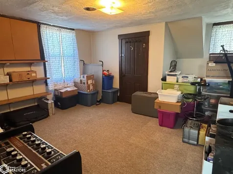 207 W Madison Street Toledo IA 52342