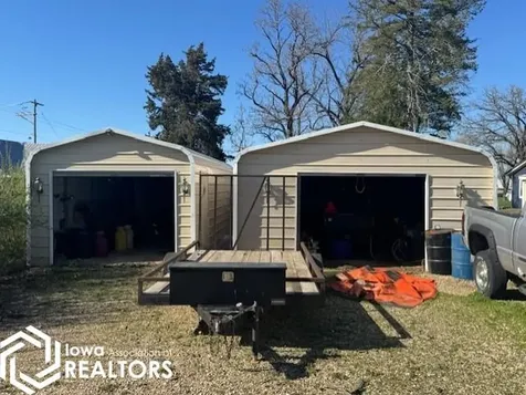 207 W Madison Street Toledo IA 52342