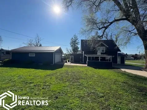 207 W Madison Street Toledo IA 52342