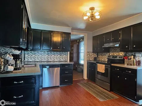 207 W Madison Street Toledo IA 52342