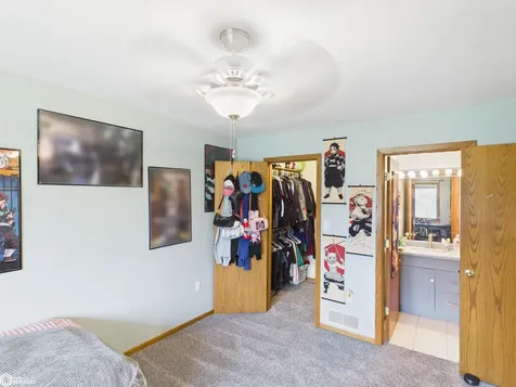2351 Timberlane Heights Ottumwa IA 52501