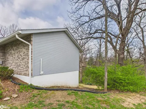 2351 Timberlane Heights Ottumwa IA 52501