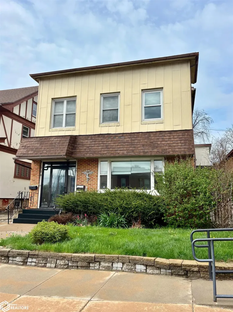 120 S Main Street Fairfield IA 52556