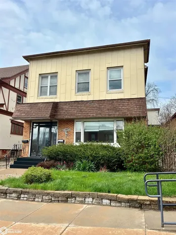 120 S Main Street Fairfield IA 52556