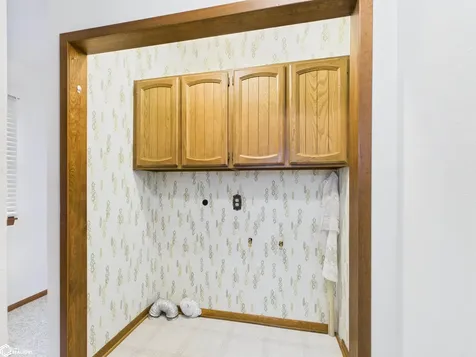 1404 N Van Buren Avenue Ottumwa IA 52501