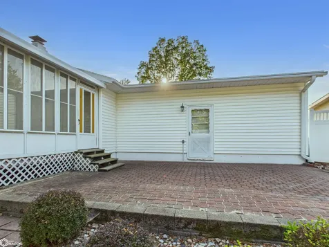 1404 N Van Buren Avenue Ottumwa IA 52501
