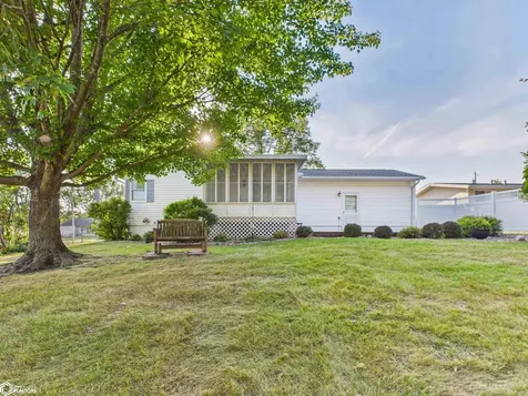 1404 N Van Buren Avenue Ottumwa IA 52501