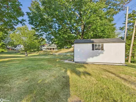 1404 N Van Buren Avenue Ottumwa IA 52501