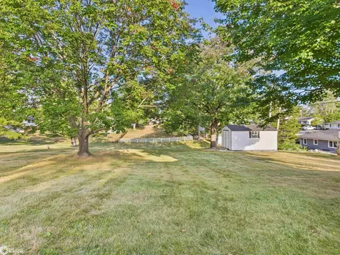1404 N Van Buren Avenue Ottumwa IA 52501
