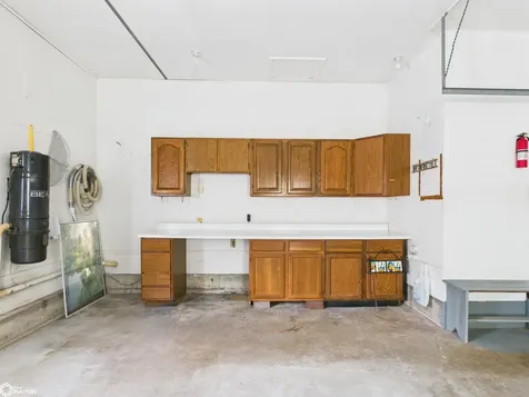 1404 N Van Buren Avenue Ottumwa IA 52501
