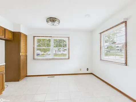 1404 N Van Buren Avenue Ottumwa IA 52501