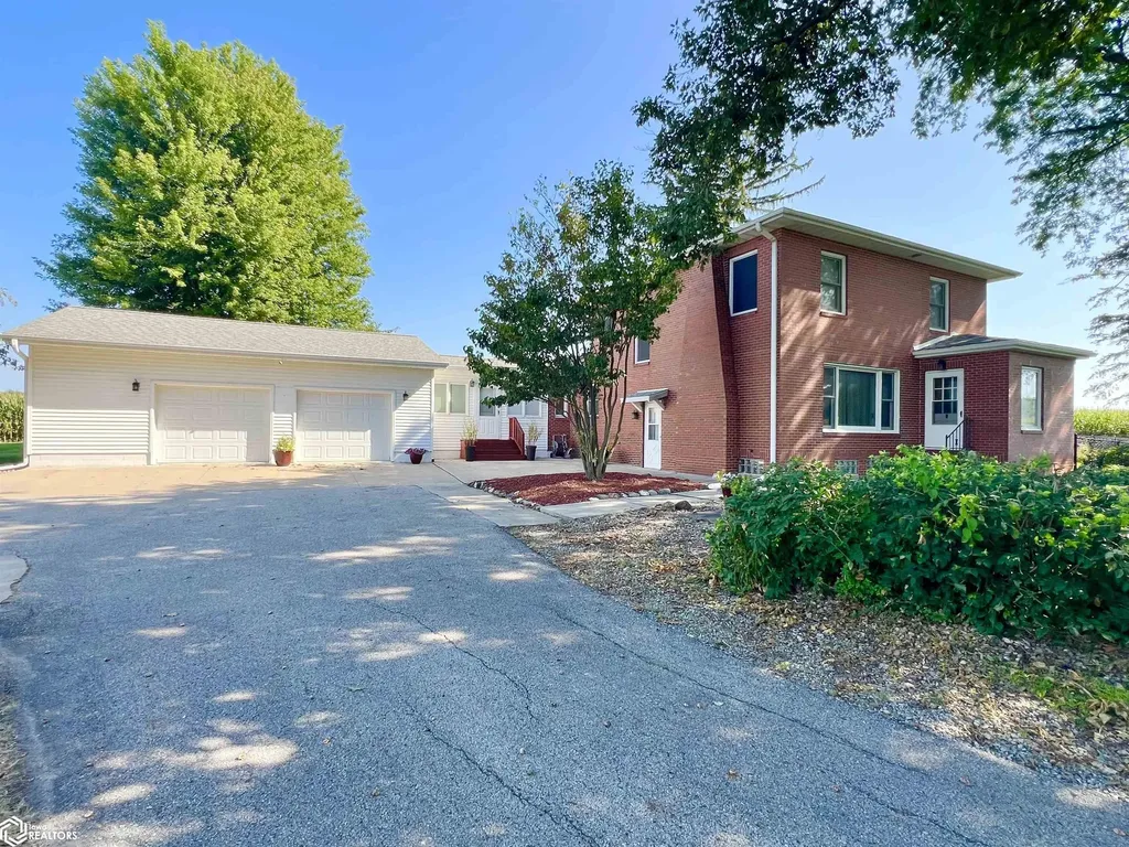 1202 S 20th Avenue W Newton IA 50208