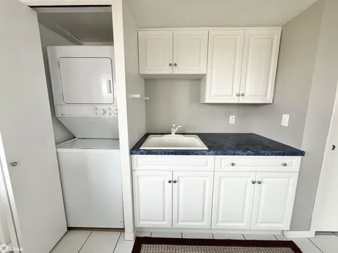 1202 S 20th Avenue W Newton IA 50208