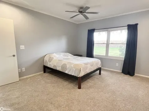1202 S 20th Avenue W Newton IA 50208