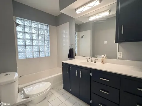 1202 S 20th Avenue W Newton IA 50208