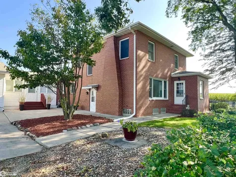 1202 S 20th Avenue W Newton IA 50208