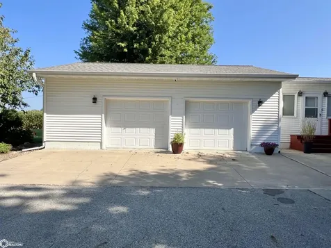 1202 S 20th Avenue W Newton IA 50208