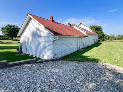 1202 S 20th Avenue W Newton IA 50208