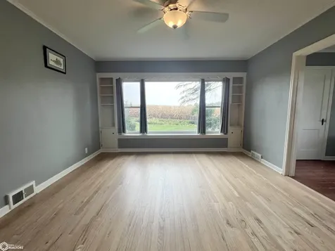 1202 S 20th Avenue W Newton IA 50208