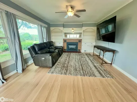1202 S 20th Avenue W Newton IA 50208