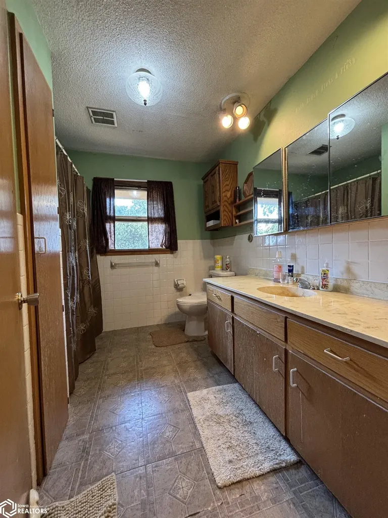 19833 W Highway 149 Hedrick IA 52563
