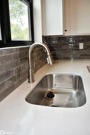 2362 River Road Iowa Falls IA 50126