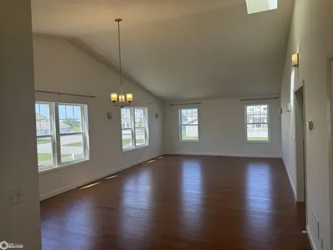 2142 Garnet Lane Fairfield IA 52556