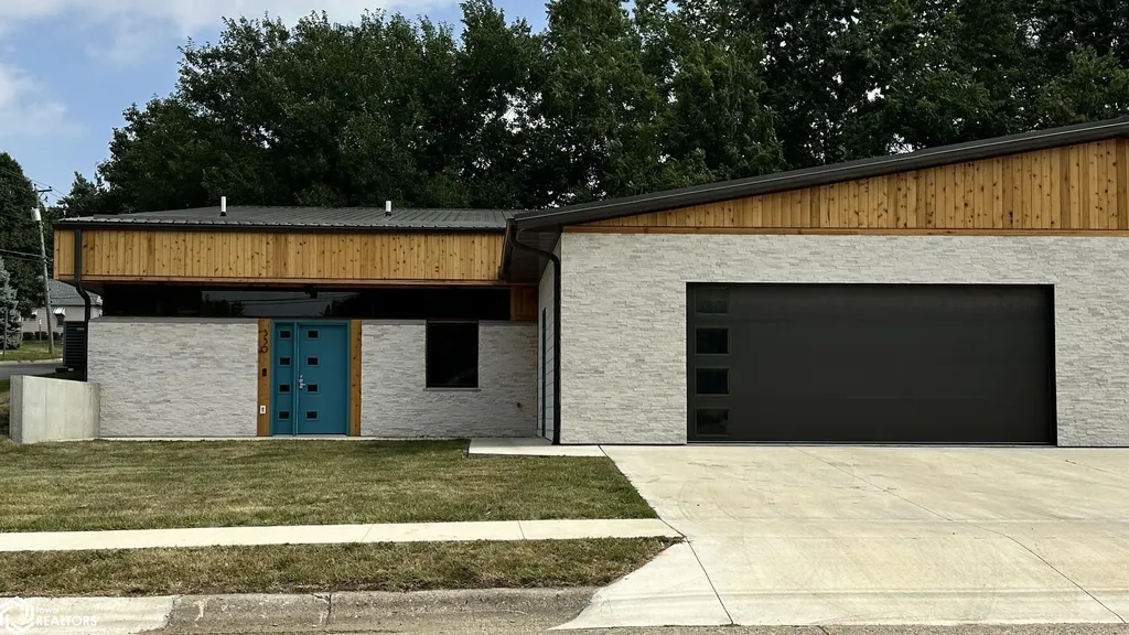 330 N 6th Street Oskaloosa IA 52577
