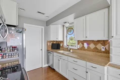 414 E Lake Street Ventura IA 50482