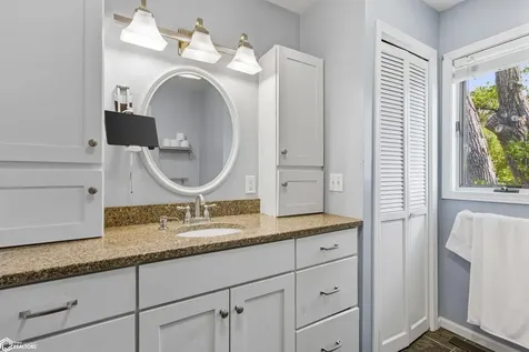 414 E Lake Street Ventura IA 50482