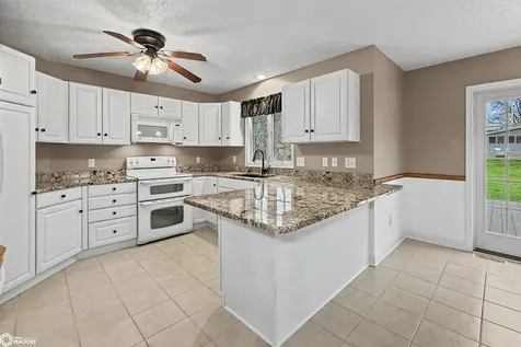 2009 Briardale Drive Iowa Falls IA 50126