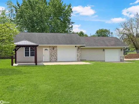 2009 Briardale Drive Iowa Falls IA 50126