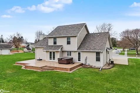 2009 Briardale Drive Iowa Falls IA 50126