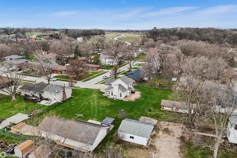2009 Briardale Drive Iowa Falls IA 50126
