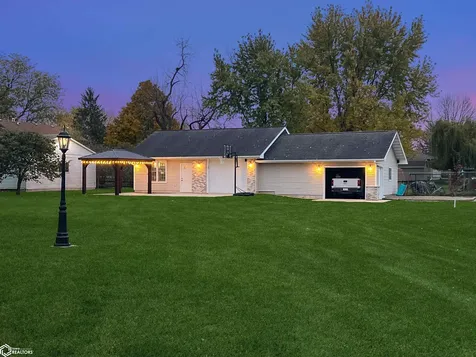 2009 Briardale Drive Iowa Falls IA 50126