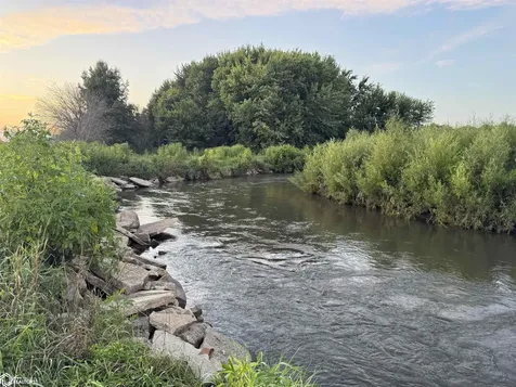 Buffalo Creek Boulevard Winthrop IA 50682