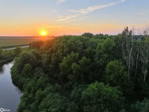 Buffalo Creek Boulevard Winthrop IA 50682