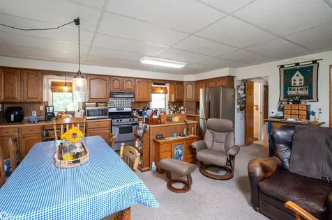1332 Holiday Lane Brooklyn IA 52211