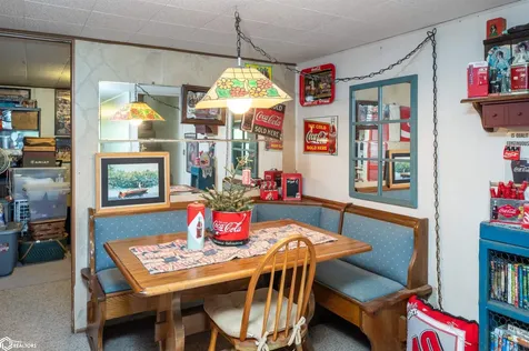 1332 Holiday Lane Brooklyn IA 52211