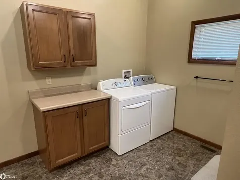 1005 S 5th Street Fairfield IA 52556
