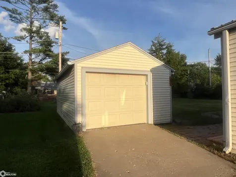 1005 S 5th Street Fairfield IA 52556