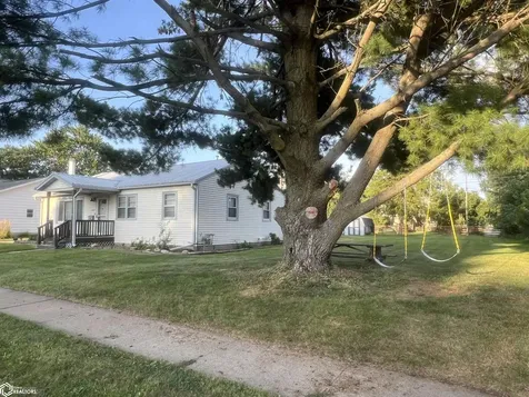 1005 S 5th Street Fairfield IA 52556