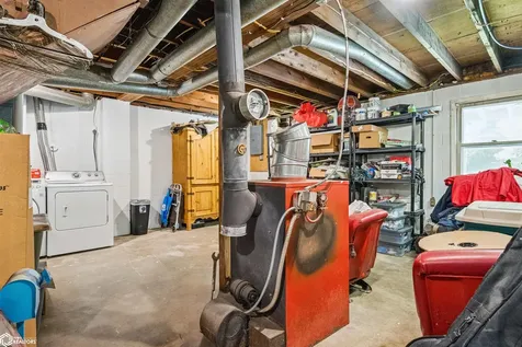 5191 Skyline Drive Brooklyn IA 52211