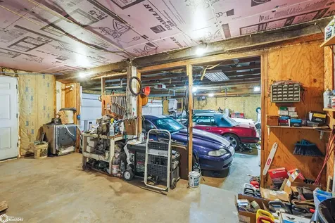 5191 Skyline Drive Brooklyn IA 52211