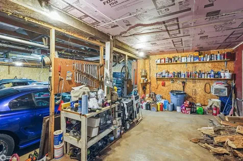 5191 Skyline Drive Brooklyn IA 52211