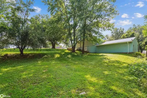 5191 Skyline Drive Brooklyn IA 52211