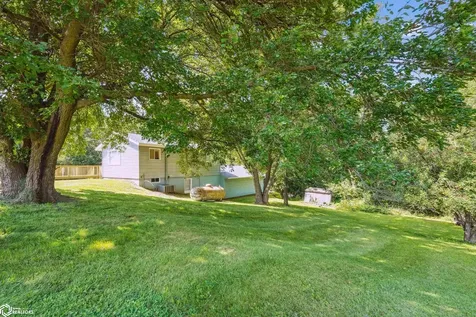 5191 Skyline Drive Brooklyn IA 52211