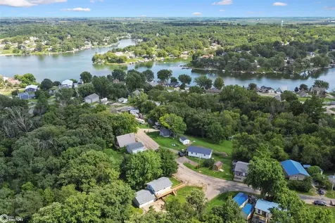 5191 Skyline Drive Brooklyn IA 52211