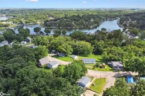 5191 Skyline Drive Brooklyn IA 52211